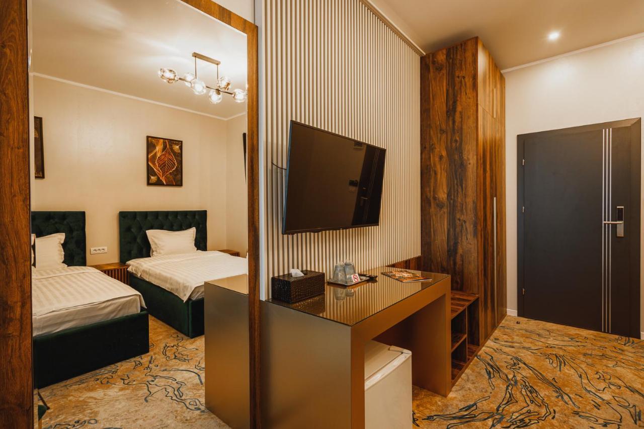 Motel Andra Tecuci エクステリア 写真