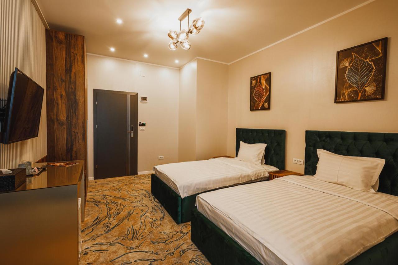 Motel Andra Tecuci エクステリア 写真